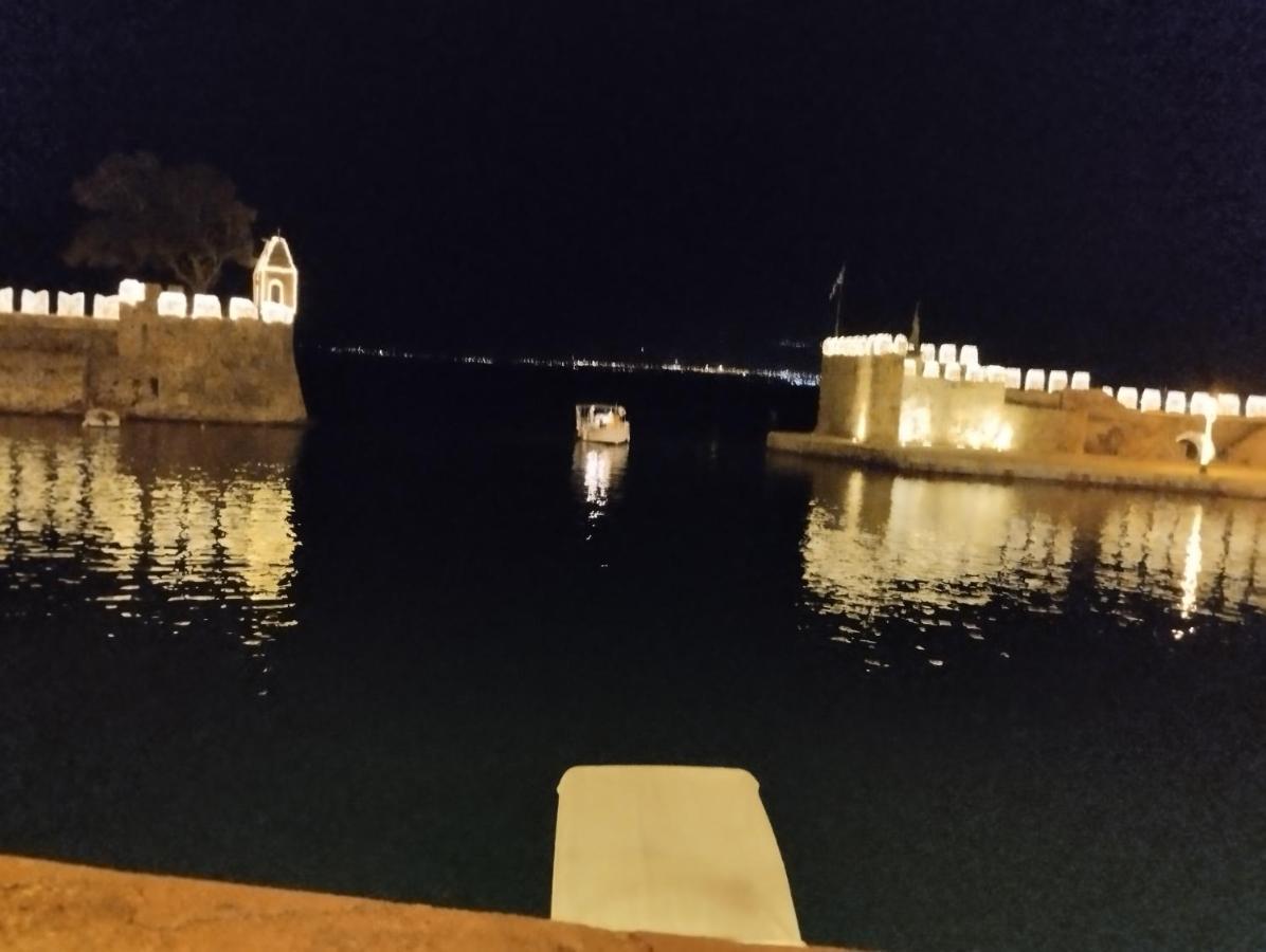 Apartmán Πέτρινο Στη Θάλασσα Nafpaktos Exteriér fotografie