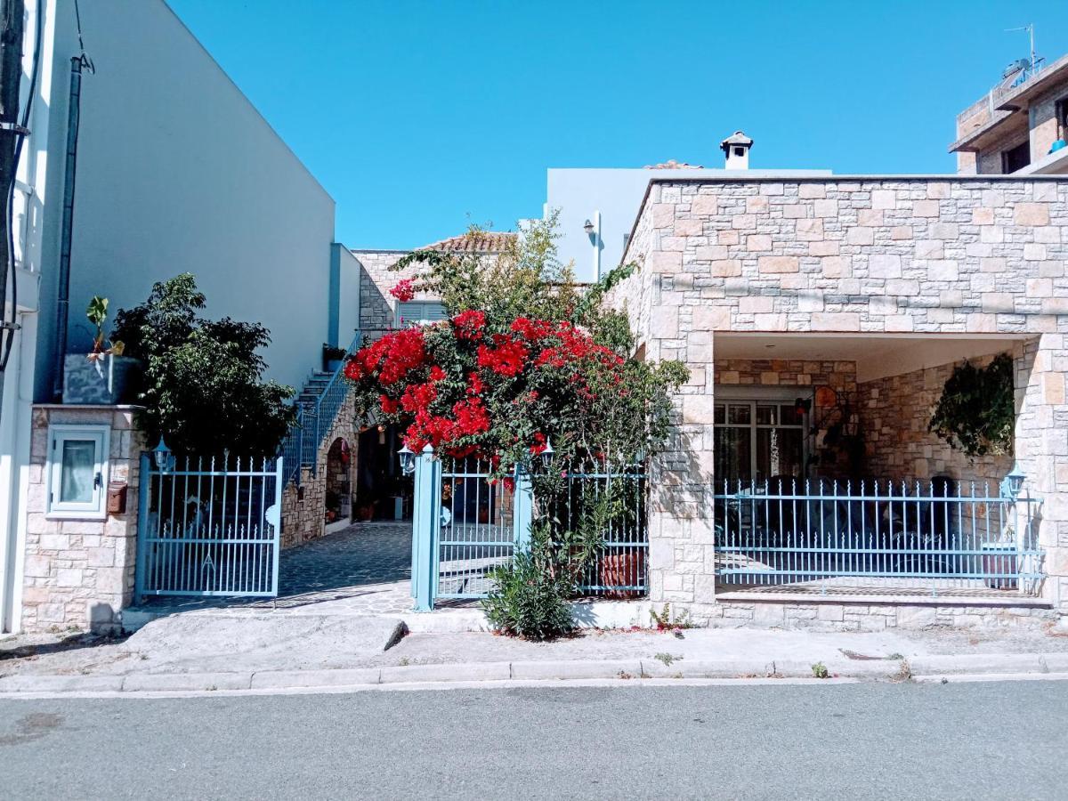 Apartmán Πέτρινο Στη Θάλασσα Nafpaktos Exteriér fotografie