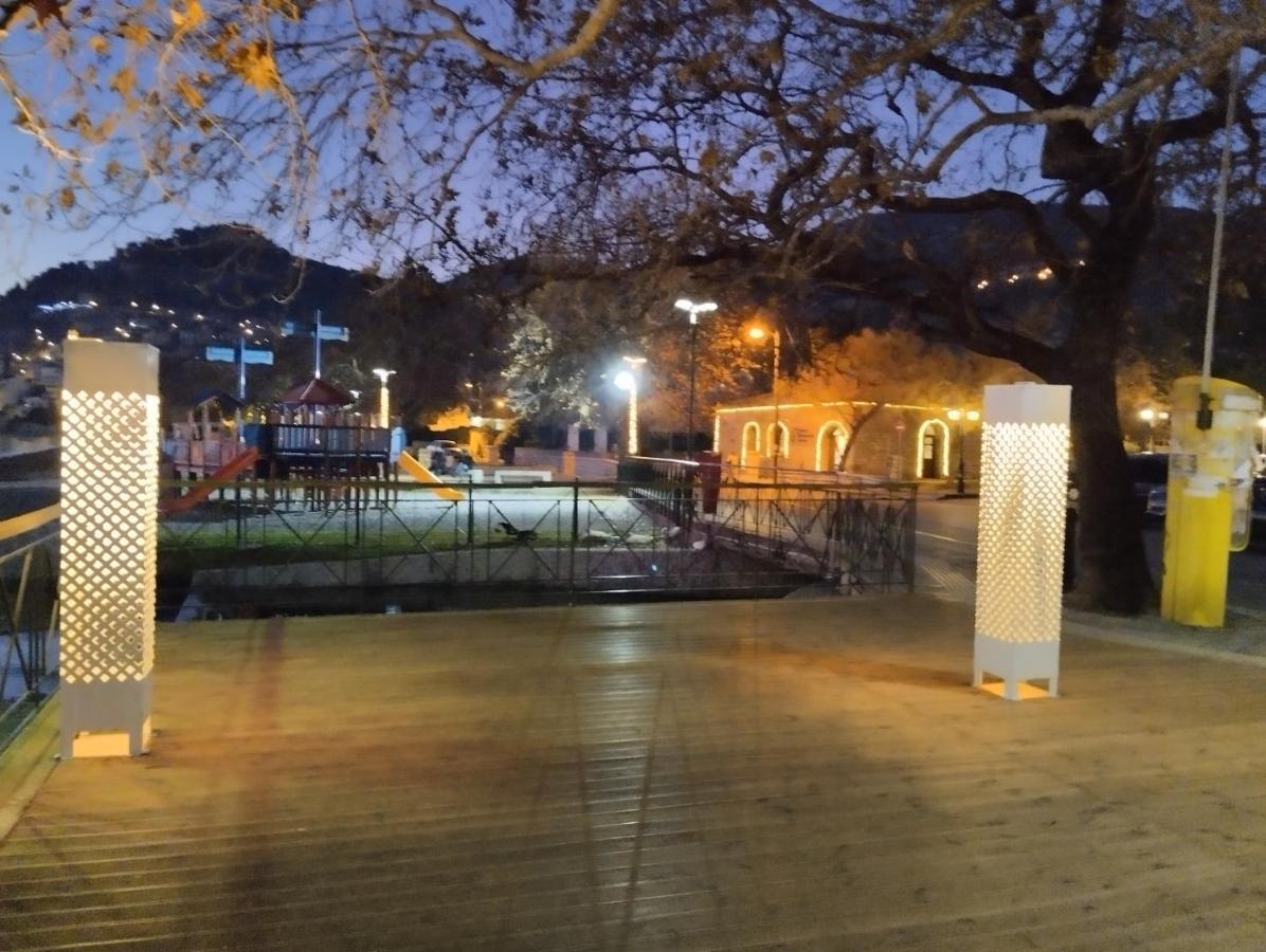 Apartmán Πέτρινο Στη Θάλασσα Nafpaktos Exteriér fotografie