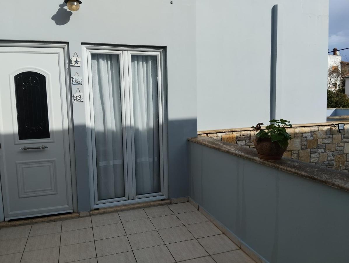 Apartmán Πέτρινο Στη Θάλασσα Nafpaktos Exteriér fotografie