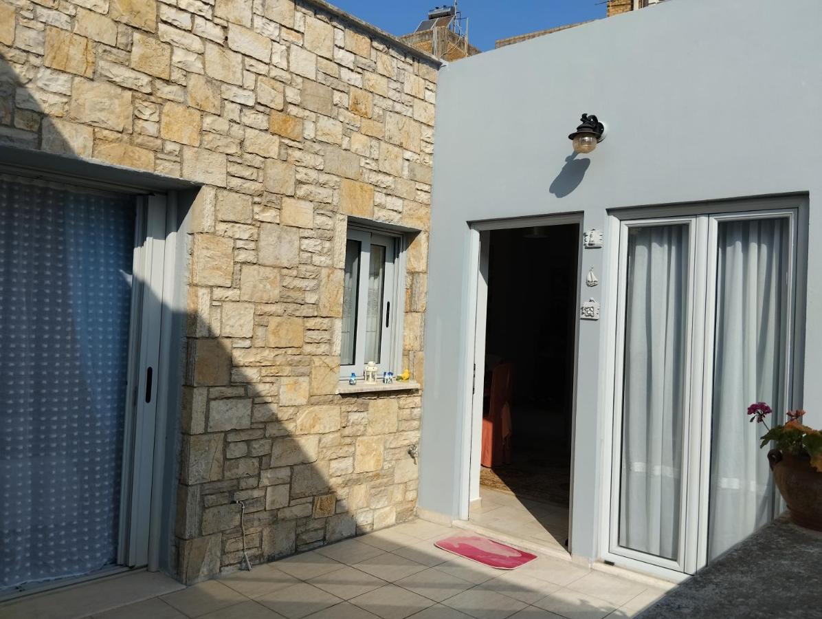 Apartmán Πέτρινο Στη Θάλασσα Nafpaktos Exteriér fotografie