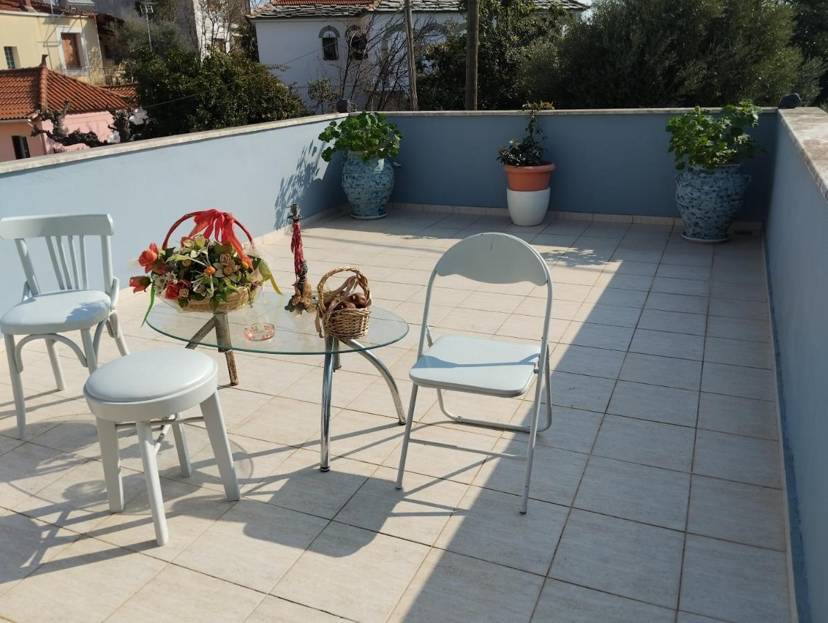 Apartmán Πέτρινο Στη Θάλασσα Nafpaktos Exteriér fotografie