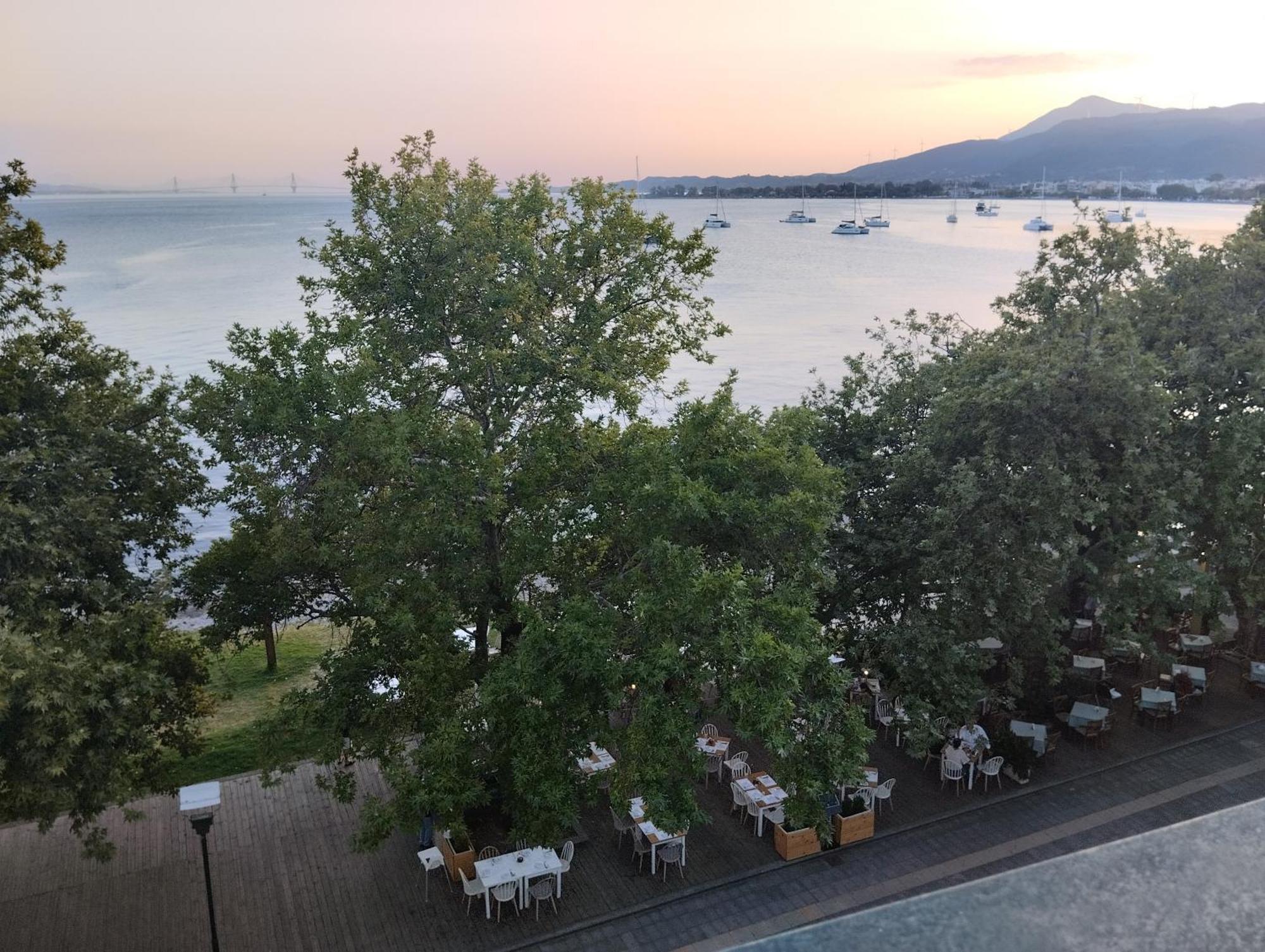 Apartmán Πέτρινο Στη Θάλασσα Nafpaktos Exteriér fotografie